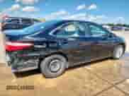 2017 Toyota Camry XLE z VIN 4T1BF1FK6HU769821, wystawiony jako Copart lot #69272995 z przebiegiem 121 113 mil mil oraz Czysty tytuł • Clean title. Historia ofert i sprzedaży dostępna na DreamBid. Obrazek 3.