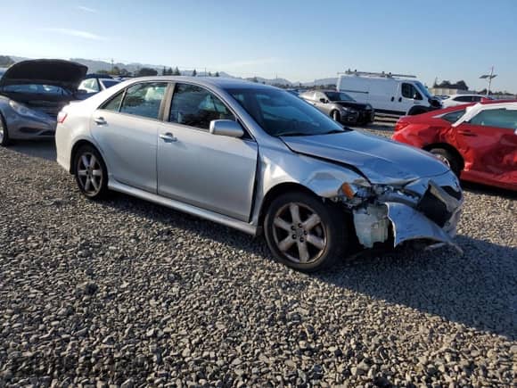 2007 Toyota Camry LE with VIN 4T1BE46K37U091094, listed as a Copart auction lot 82576455 with 207,446 mi miles and Salvage title. Bid and sale history available at DreamBid. Image 4.