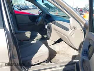 2005 Chevrolet Malibu Classic z VIN 1G1ND52F75M184645, wystawiony jako IAAI lot #42118050 z przebiegiem 202 996 mil mil oraz . Historia ofert i sprzedaży dostępna na DreamBid. Obrazek 5.