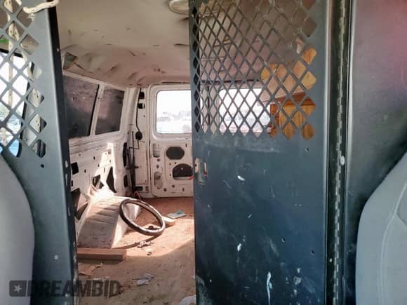 2008 Ford Econoline Cargo Commercial z VIN 1FTSE34L18DA69669, wystawiony jako Copart lot #67142385 z przebiegiem 212 831 mil mil oraz Szkoda całkowita • Salvage title. Historia ofert i sprzedaży dostępna na DreamBid. Obrazek 10.