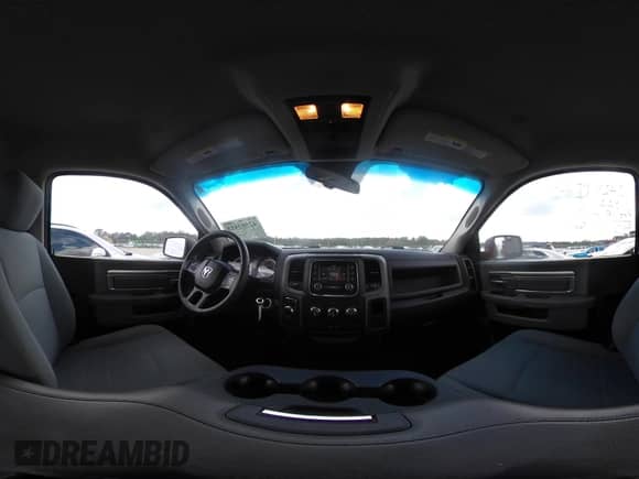 2019 Ram 1500 Tradesman z VIN 3C6JR6DT5KG506026, wystawiony jako IAAI lot #42507413 z przebiegiem 105 149 mil mil oraz . Historia ofert i sprzedaży dostępna na DreamBid. Obrazek 18.