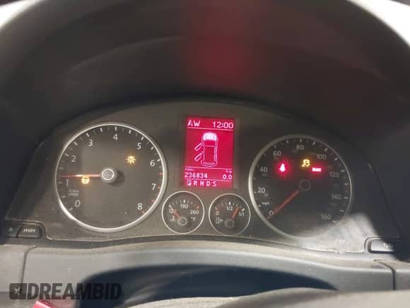 2009 Volkswagen Tiguan S с VIN WVGAV75N29W002180, выставлен на аукционе IAAI как лот 42417787 с пробегом 236 834 миль миль и . История ставок и продаж доступна на DreamBid. Изображение 7.