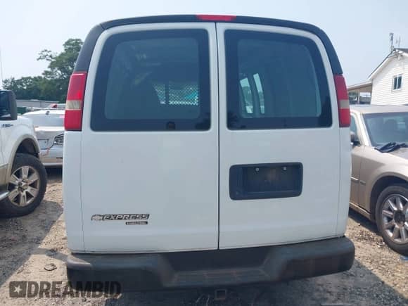 2011 Chevrolet Express Cargo with VIN 1GCSGAFX2B1112312, listed as a IAAI auction lot 42374896 with 140,571 mi miles and . Bid and sale history available at DreamBid. Image 17.