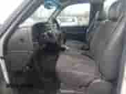 2007 GMC Sierra 1500 Work Truck z VIN 3GTEC14X57G232125, wystawiony jako Copart lot #49252655 z przebiegiem 303 880 mil mil oraz Szkoda całkowita • Salvage title. Historia ofert i sprzedaży dostępna na DreamBid. Obrazek 7.