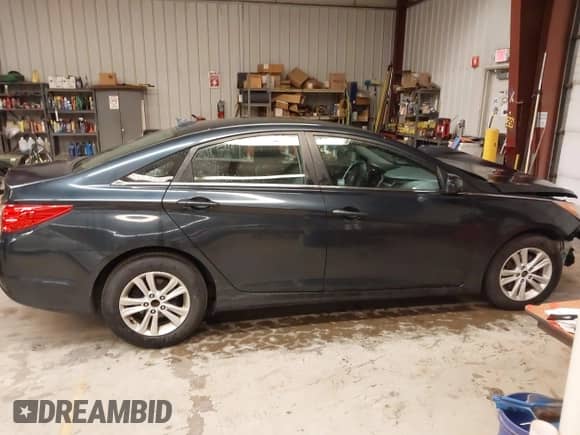 2011 Hyundai Sonata GLS with VIN 5NPEB4AC0BH016687, listed as a IAAI auction lot 42290279 with Not provided miles and . Bid and sale history available at DreamBid. Image 13.