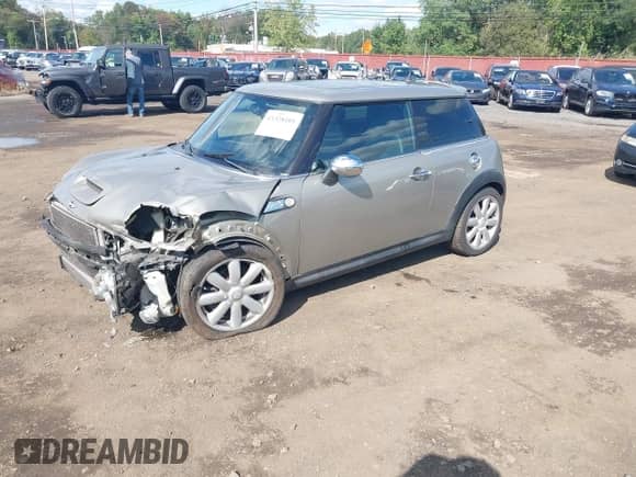 2008 MINI Hardtop S with VIN WMWMF73538TV35556, listed as a IAAI auction lot 43328105 with 113,334 mi miles and . Bid and sale history available at DreamBid. Image 18.
