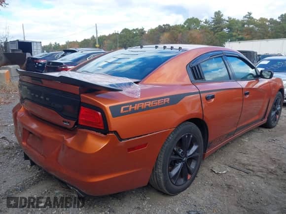 2011 Dodge Charger SE with VIN 2B3CL3CG5BH538370, listed as a IAAI auction lot 43485230 with 167,338 mi miles and . Bid and sale history available at DreamBid. Image 4.