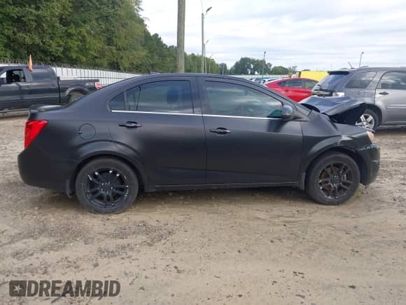 2013 Chevrolet Sonic LT с VIN 1G1JC5SH2D4168340, выставлен на аукционе IAAI как лот 43168491 с пробегом 147 319 миль миль и . История ставок и продаж доступна на DreamBid. Изображение 13.