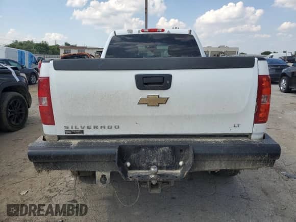 2011 Chevrolet Silverado 2500HD LT z VIN 1GC1KXC83BF109013, wystawiony jako Copart lot #68143465 z przebiegiem 161 921 mil mil oraz Szkoda całkowita • Salvage title. Historia ofert i sprzedaży dostępna na DreamBid. Obrazek 6.