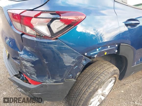 2021 Chevrolet TrailBlazer LS with VIN KL79MNSL6MB026285, listed as a IAAI auction lot 40446137 with 40,870 mi miles and . Bid and sale history available at DreamBid. Image 6.