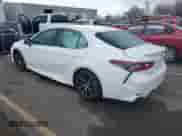 2023 Toyota Camry SE с VIN 4T1G11AK6PU813746, выставлен на аукционе IAAI как лот 41210012 с пробегом 34 717 миль миль и . История ставок и продаж доступна на DreamBid. Изображение 3.