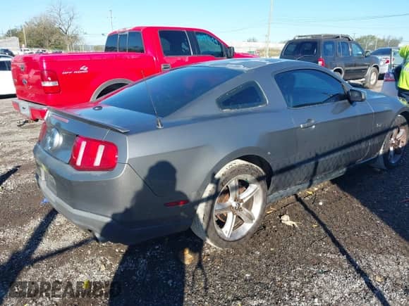 2010 Ford Mustang GT с VIN 1ZVBP8CH1A5159101, выставлен на аукционе IAAI как лот 43481196 с пробегом 260 526 миль миль и . История ставок и продаж доступна на DreamBid. Изображение 4.
