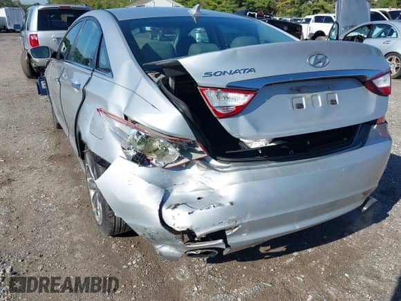 2011 Hyundai Sonata Limited с VIN 5NPEC4AC6BH249227, выставлен на аукционе IAAI как лот 43310946 с пробегом 189 692 миль миль и . История ставок и продаж доступна на DreamBid. Изображение 6.