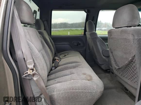 2000 Chevrolet Silverado 3500 с VIN 1GCHK33F9YF501489, выставлен на аукционе Copart как лот 81451524 с пробегом 206 504 миль миль и Списание • Salvage title. История ставок и продаж доступна на DreamBid. Изображение 10.