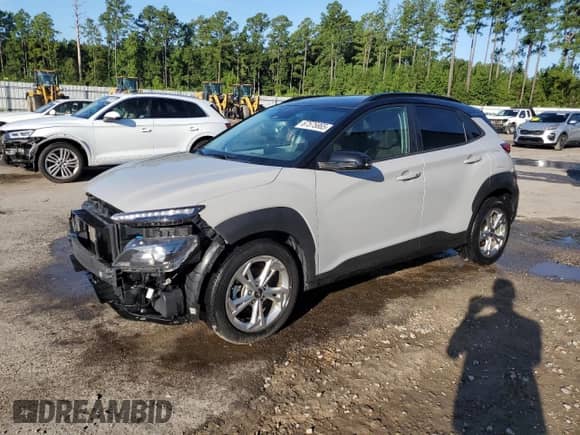 2022 Hyundai Kona SEL с VIN KM8K62AB3NU768201, выставлен на аукционе Copart как лот 67575865 с пробегом 84 690 миль миль и Списание • Salvage title. История ставок и продаж доступна на DreamBid. Изображение 1.