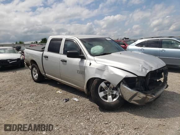2014 Ram 1500 Tradesman z VIN 1C6RR6KG7ES233922, wystawiony jako Copart lot #59740905 z przebiegiem 114 777 mil mil oraz Szkoda całkowita • Salvage title. Historia ofert i sprzedaży dostępna na DreamBid. Obrazek 4.