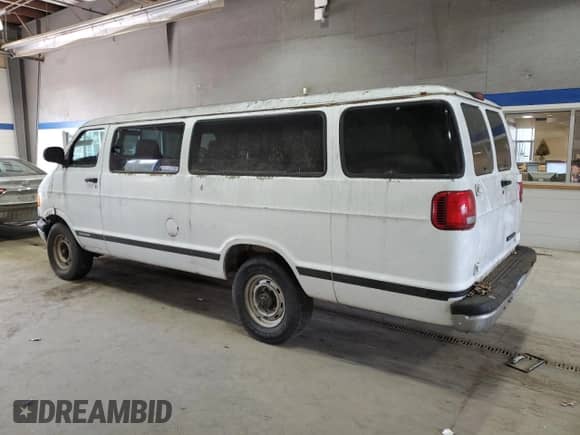 2000 Dodge Passenger with VIN 2B5WB35Z6YK149125, listed as a Copart auction lot 86195464 with 145,882 mi miles and Clean title. Bid and sale history available at DreamBid. Image 2.