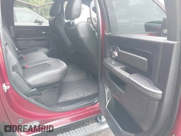 2017 Ram 1500 Rebel z VIN 1C6RR7YT5HS756984, wystawiony jako IAAI lot #43209057 z przebiegiem 113 169 mil mil oraz . Historia ofert i sprzedaży dostępna na DreamBid. Obrazek 8.