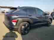 2025 Hyundai Kona SEL Convenience z VIN KM8HC3AB2SU222607, wystawiony jako Copart lot #64333195 z przebiegiem 5 843 mil mil oraz Szkoda całkowita • Salvage title. Historia ofert i sprzedaży dostępna na DreamBid. Obrazek 3.