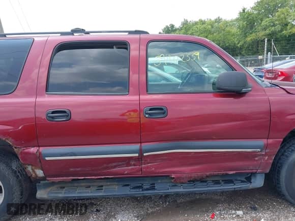 2002 Chevrolet Suburban LT с VIN 1GNFK16Z92J339067, выставлен на аукционе IAAI как лот 39902339 с пробегом 259 973 миль миль и . История ставок и продаж доступна на DreamBid. Изображение 14.