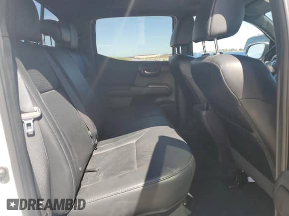2019 Toyota Tacoma SR5 с VIN 3TMDZ5BN6KM058580, выставлен на аукционе Copart как лот 65633265 с пробегом 30 232 миль миль и Списание • Salvage title. История ставок и продаж доступна на DreamBid. Изображение 10.