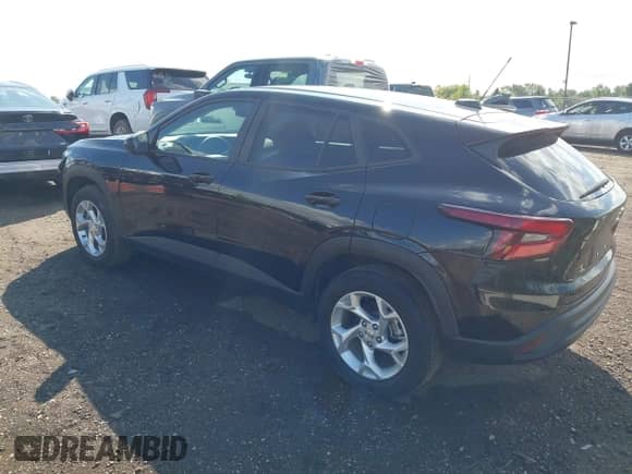 2024 Chevrolet Trax LS with VIN KL77LFE28RC109141, listed as a IAAI auction lot 43112598 with 29,258 mi miles and . Bid and sale history available at DreamBid. Image 3.