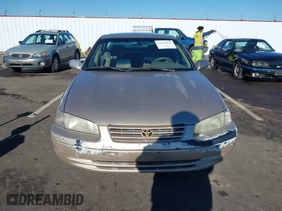 1998 Toyota Camry LE with VIN JT2BG22K3W0151088, listed as a IAAI auction lot 41429977 with 435,394 mi miles and . Bid and sale history available at DreamBid. Image 12.