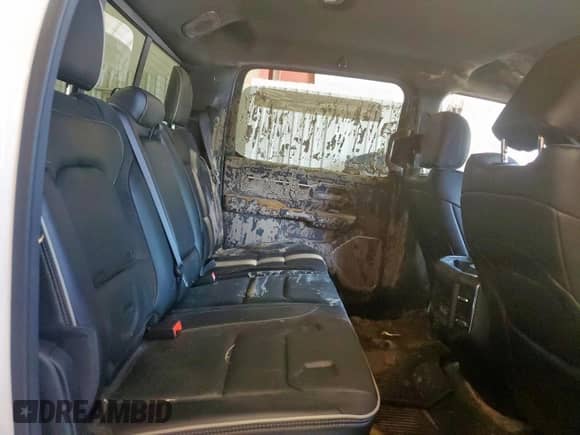 2024 Ram 1500 Laramie z VIN 1C6SRFJT0RN149378, wystawiony jako Copart lot #71097975 z przebiegiem Nie podano mil oraz Szkoda całkowita • Salvage title. Historia ofert i sprzedaży dostępna na DreamBid. Obrazek 10.