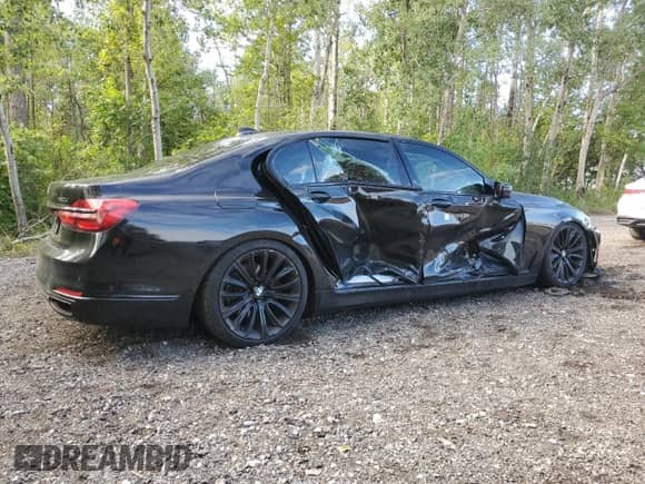 2017 BMW 7 Series ALPINA B7 xDrive with VIN WBA7F2C5XHG422695, listed as a Copart auction lot 68702185 with 188,946 mi miles and Clean title. Bid and sale history available at DreamBid. Image 3.