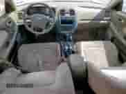 2005 Hyundai Sonata GL z VIN KMHWF25H15A165586, wystawiony jako Copart lot #81241925 z przebiegiem 214 939 mil mil oraz Szkoda całkowita • Salvage title. Historia ofert i sprzedaży dostępna na DreamBid. Obrazek 8.