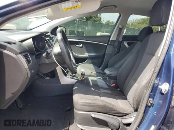 2014 Hyundai Elantra с VIN KMHD35LH5EU233066, выставлен на аукционе Copart как лот 60902125 с пробегом 157 858 миль миль и Списание • Salvage title. История ставок и продаж доступна на DreamBid. Изображение 7.