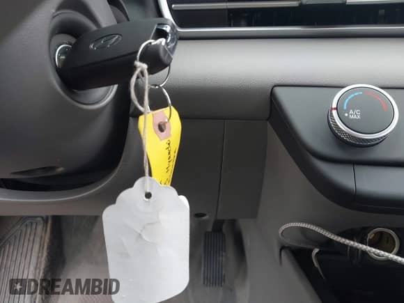 2025 Hyundai Elantra SE with VIN KMHLL4DG0SU025927, listed as a IAAI auction lot 42920176 with 373 mi miles and . Bid and sale history available at DreamBid. Image 11.