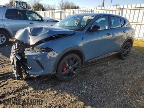 2024 Dodge Hornet GT z VIN ZACNDFAN6R3A15723, wystawiony jako Copart lot #44016235 z przebiegiem 6 864 mil mil oraz Szkoda całkowita • Salvage title. Historia ofert i sprzedaży dostępna na DreamBid. Obrazek 1.