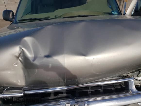 2001 Chevrolet Suburban LS z VIN 3GNEC16T01G218187, wystawiony jako Copart lot #72295344 z przebiegiem 296 614 mil mil oraz Szkoda całkowita • Salvage title. Historia ofert i sprzedaży dostępna na DreamBid. Obrazek 12.