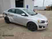 2013 Chevrolet Sonic LTZ с VIN 1G1JE5SH7D4152807, выставлен на аукционе Copart как лот 58600395 с пробегом 129 542 миль миль и Списание • Salvage title. История ставок и продаж доступна на DreamBid. Изображение 4.