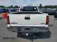2006 GMC Sierra 1500 SLE1 z VIN 1GTEK19B36Z189192, wystawiony jako Copart lot #65479665 z przebiegiem 198 445 mil mil oraz Czysty tytuł • Clean title. Historia ofert i sprzedaży dostępna na DreamBid. Obrazek 6.