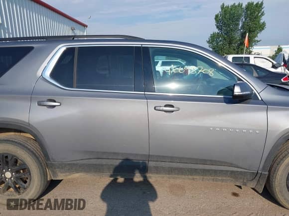 2020 Chevrolet Traverse LT z VIN 1GNEVHKW0LJ106607, wystawiony jako IAAI lot #42695708 z przebiegiem 76 700 mil mil oraz . Historia ofert i sprzedaży dostępna na DreamBid. Obrazek 13.