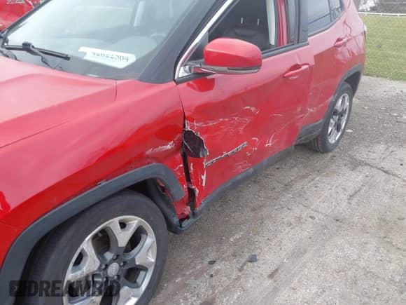 2019 Jeep Compass Limited z VIN 3C4NJDCB8KT638591, wystawiony jako IAAI lot #42022564 z przebiegiem 46 802 mil mil oraz . Historia ofert i sprzedaży dostępna na DreamBid. Obrazek 6.