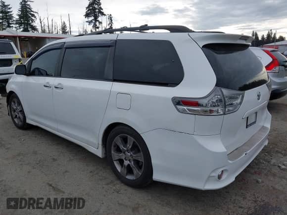 2013 Toyota Sienna SE with VIN 5TDXK3DC5DS287918, listed as a IAAI auction lot 43528644 with 88,324 mi miles and . Bid and sale history available at DreamBid. Image 3.