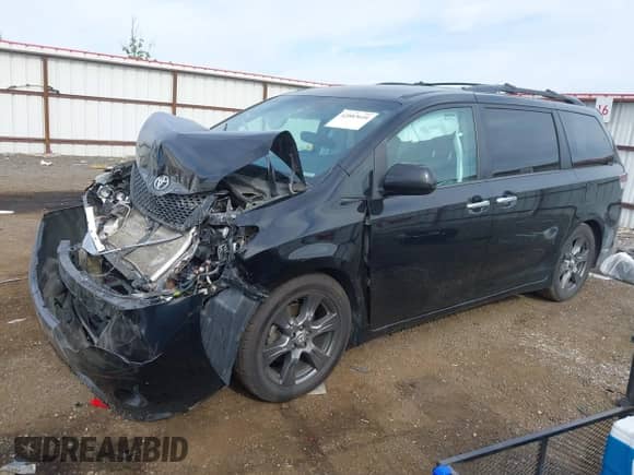 2017 Toyota Sienna SE with VIN 5TDXZ3DC4HS782693, listed as a IAAI auction lot 42883644 with Not provided miles and . Bid and sale history available at DreamBid. Image 2.