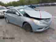 2011 Hyundai Sonata GLS z VIN 5NPEB4AC1BH131783, wystawiony jako IAAI lot #43451917 z przebiegiem 130 715 mil mil oraz . Historia ofert i sprzedaży dostępna na DreamBid. Obrazek 1.