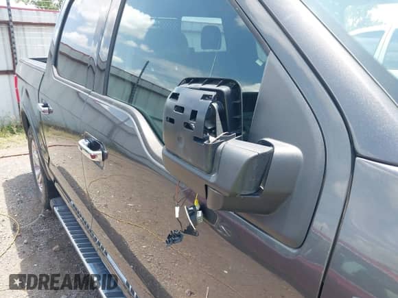 2018 Ford F-150 XL z VIN 1FTEW1EP7JKG02240, wystawiony jako IAAI lot #42663522 z przebiegiem 109 257 mil mil oraz . Historia ofert i sprzedaży dostępna na DreamBid. Obrazek 6.