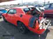 2016 Dodge Challenger R/T Scat Pack z VIN 2C3CDZFJXGH351790, wystawiony jako IAAI lot #41459795 z przebiegiem 69 129 mil mil oraz . Historia ofert i sprzedaży dostępna na DreamBid. Obrazek 3.