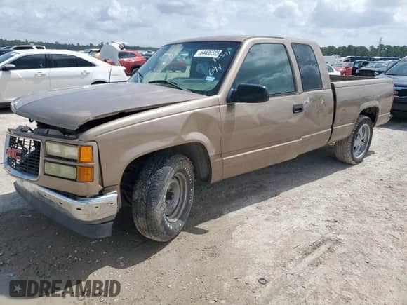 1996 GMC Sierra 1500 z VIN 2GTEC19R1T1500147, wystawiony jako Copart lot #64436525 z przebiegiem 299 839 mil mil oraz Szkoda całkowita • Salvage title. Historia ofert i sprzedaży dostępna na DreamBid. Obrazek 1.