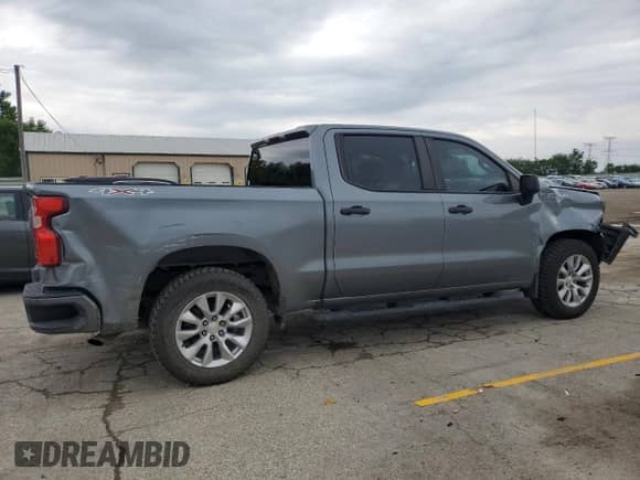 2020 Chevrolet Silverado 1500 Custom z VIN 3GCPYBEK0LG142118, wystawiony jako Copart lot #58629295 z przebiegiem 60 099 mil mil oraz Szkoda całkowita • Salvage title. Historia ofert i sprzedaży dostępna na DreamBid. Obrazek 3.