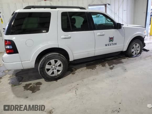 2010 Ford Explorer with VIN 1FMEU7D88AUA90572, listed as a Copart auction lot 85647904 with 63,981 mi miles and Salvage title. Bid and sale history available at DreamBid. Image 3.