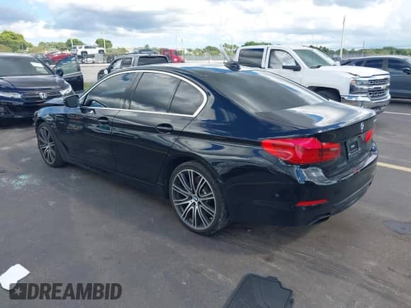 2019 BMW 5 Series 540i с VIN WBAJE5C53KWE66239, выставлен на аукционе IAAI как лот 43268272 с пробегом 88 612 миль миль и . История ставок и продаж доступна на DreamBid. Изображение 3.