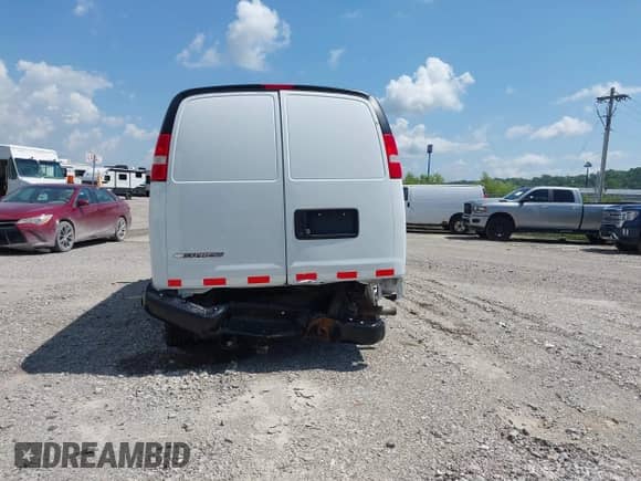 2020 Chevrolet Express Cargo with VIN 1GCWGAFG8L1173280, listed as a IAAI auction lot 42434124 with 157,399 mi miles and . Bid and sale history available at DreamBid. Image 16.