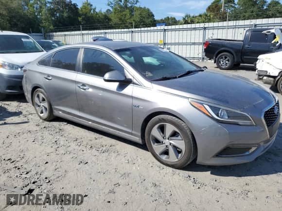 2017 Hyundai Sonata Limited with VIN KMHE34L31HA074359, listed as a Copart auction lot 80677205 with 175,951 mi miles and Clean title. Bid and sale history available at DreamBid. Image 4.