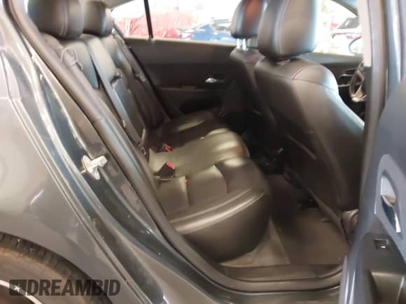 2013 Chevrolet Cruze 2LT z VIN 1G1PE5SB1D7109990, wystawiony jako IAAI lot #42479341 z przebiegiem 109 765 mil mil oraz . Historia ofert i sprzedaży dostępna na DreamBid. Obrazek 8.